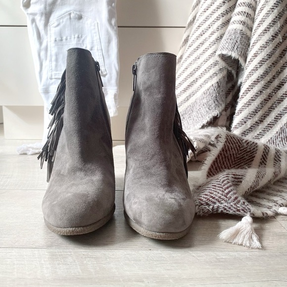 Vince Camuto Haydee fringe suede ankle boots - Picture 3 of 12